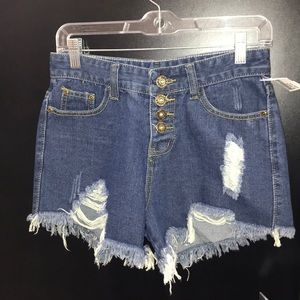 Super cute fringe jean shorts! Size 5/6!!!